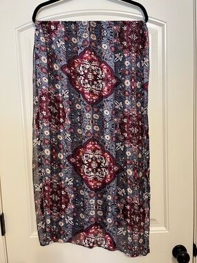 White House Black Market Scarf